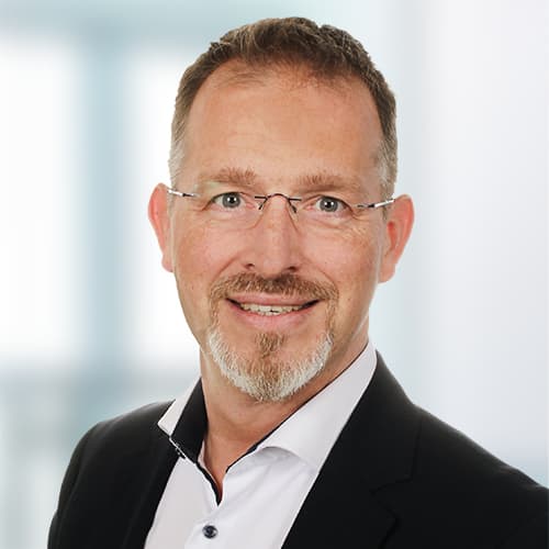 Q-Learning Trainervorstellung: Daniel Caspar, SIX SIGMA Black Belt und LEAN Master mit 25 Jahren Erfahrung in Qualitätsmanagement.